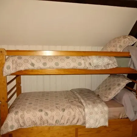 Maison Mitoyenne - Maison 10 Personnes Village De Mae-9594 Guchen